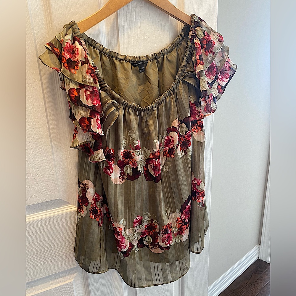 Ruffle sleeveless top